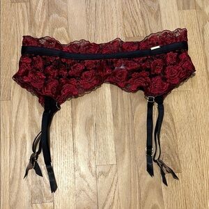 La Vie en Rose Red & Black Lace Garter Belt Lacy Lingerie for Stockings Sz Small